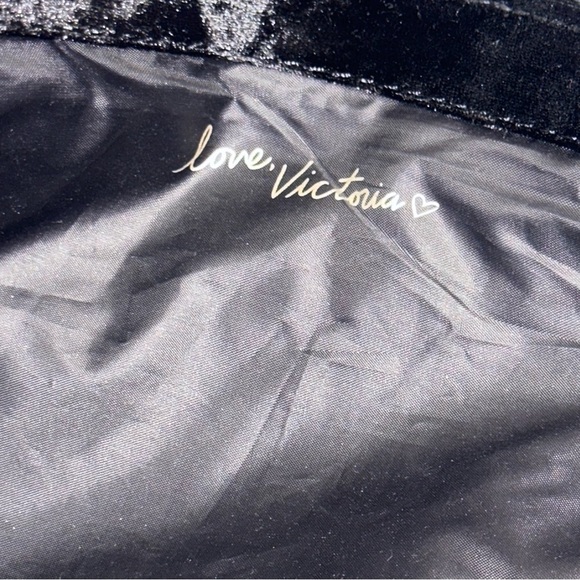 Victoria's Secret Bag Black Crushed Velvet Weekender Tote Purse Beach Book Bag - Picture 6 of 9